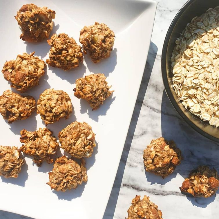 Vegan banana protein balls