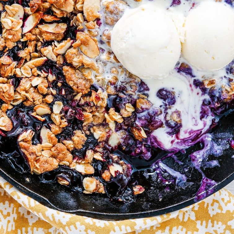 Delicious blueberry almond crisp