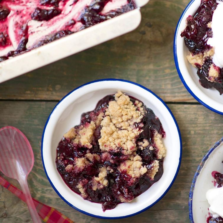Blueberry almond crisp breakfast