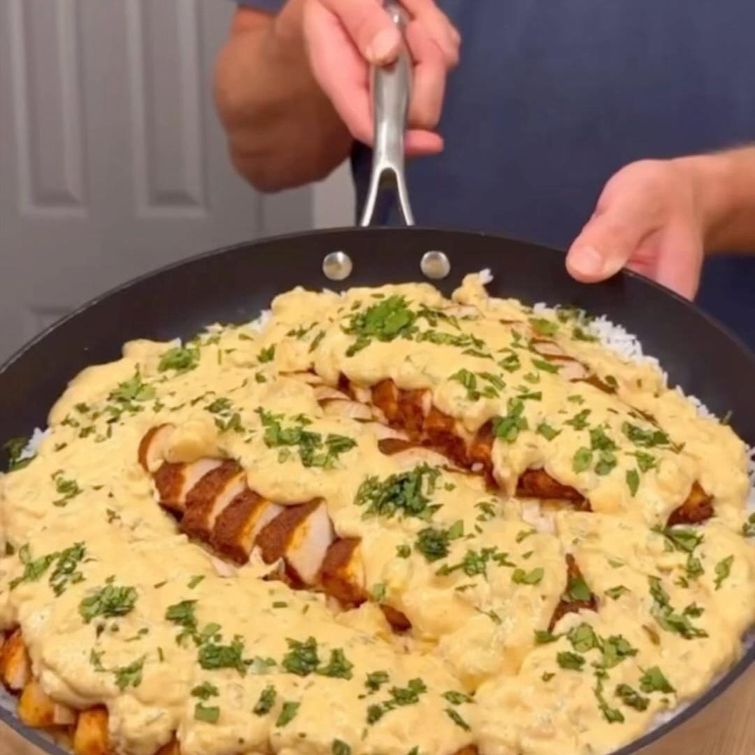 Cheesy chicken and rice dish