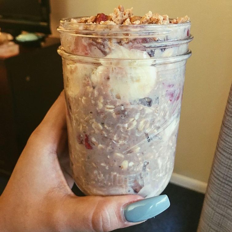 Delicious overnight oats smoothie in a jar