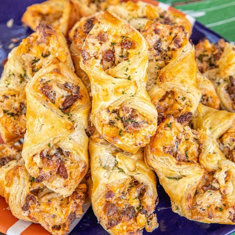 Delicious crack chicken pastry puffs