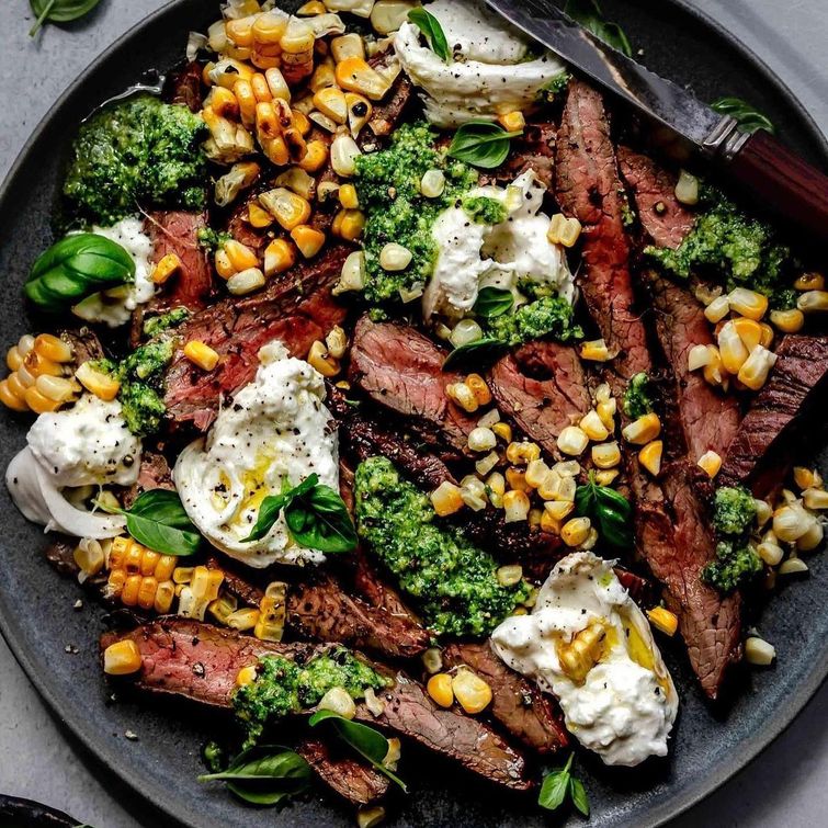 grilled_steak_with_corn_and_arugula_pesto