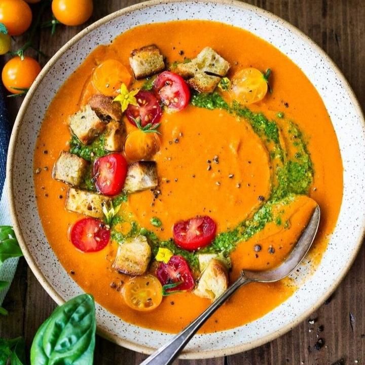 Fresh and easy homemade tomato soup