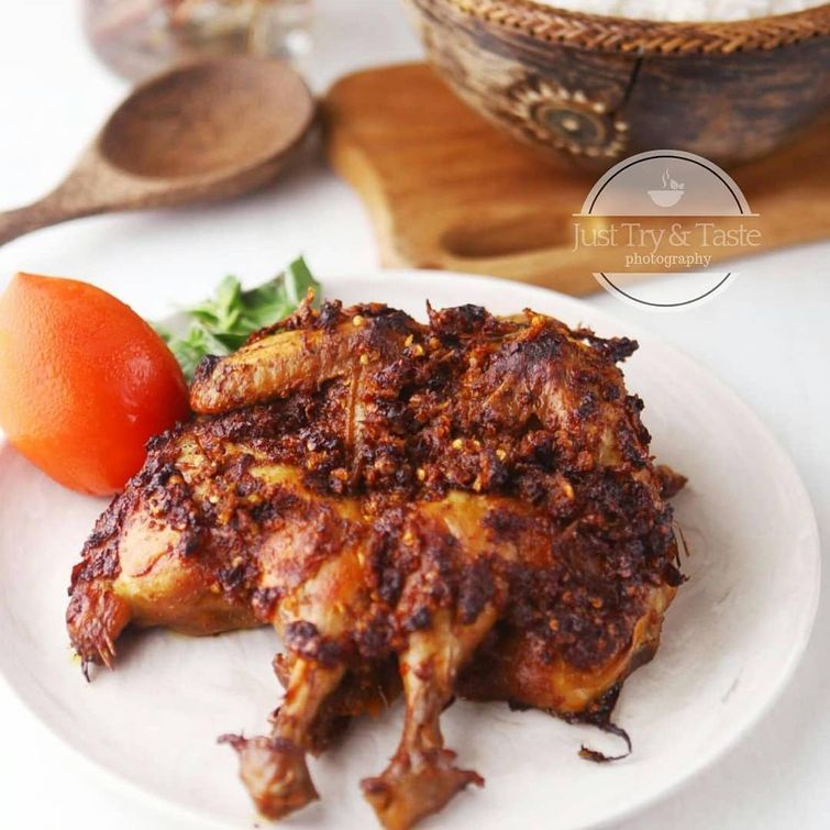 Javanese spicy baked chicken