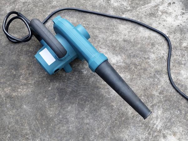 Leaf Blower