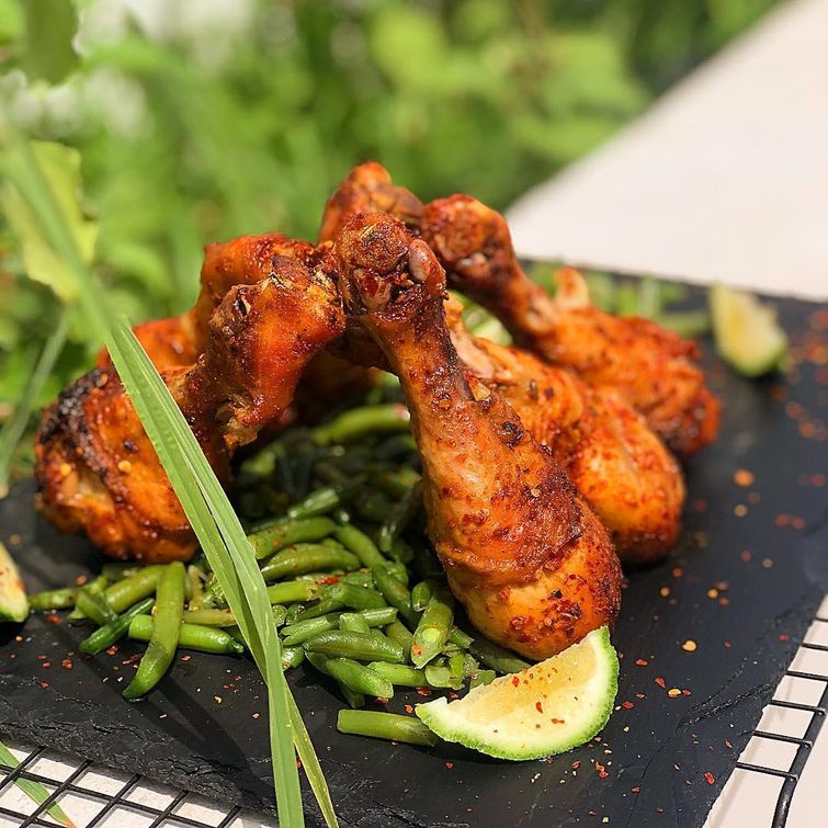 Juicy lemon chili chicken with green beans