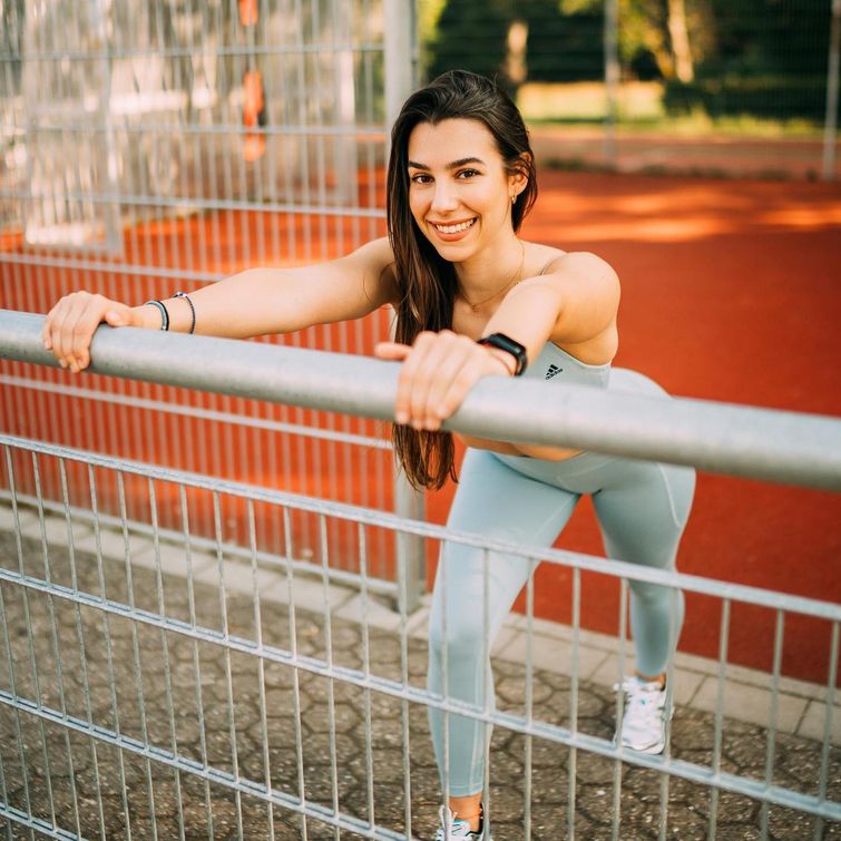 Outdoor summer push-up workout