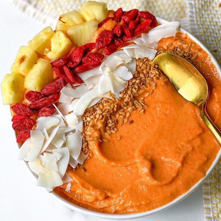turmeric carrot smoothie bowl