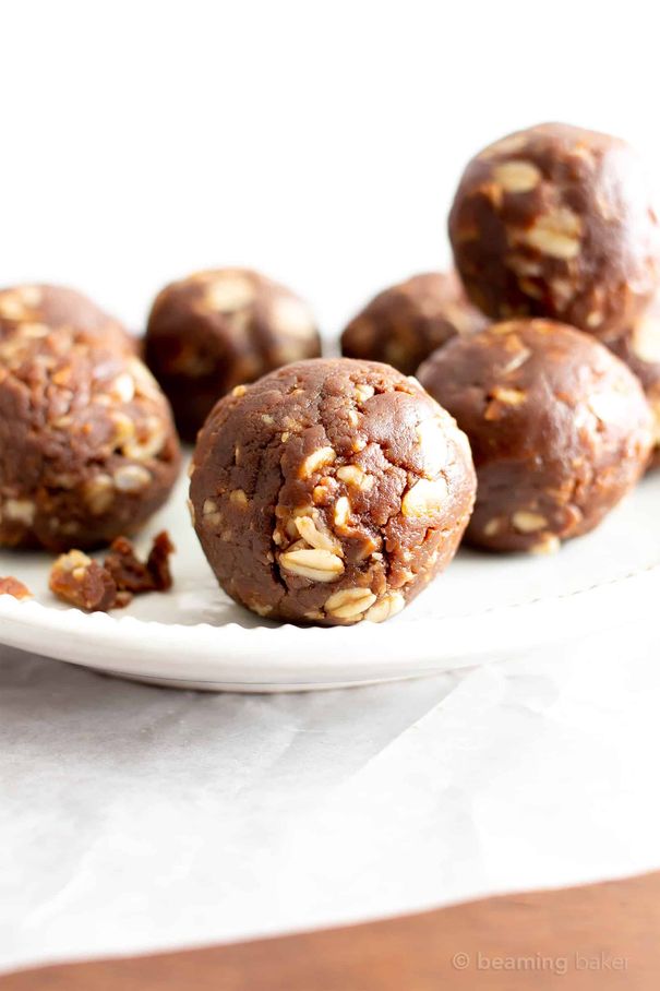 4 Ingredient No Bake Chocolate Peanut Butter Oatmeal Energy Balls
