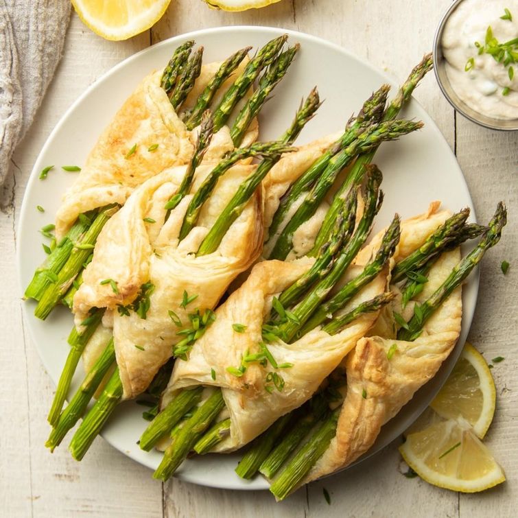Vegan puff pastry wrapped asparagus