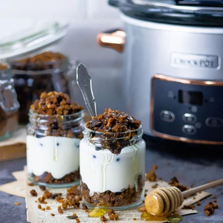 pear_cardamom_granola_crockpot