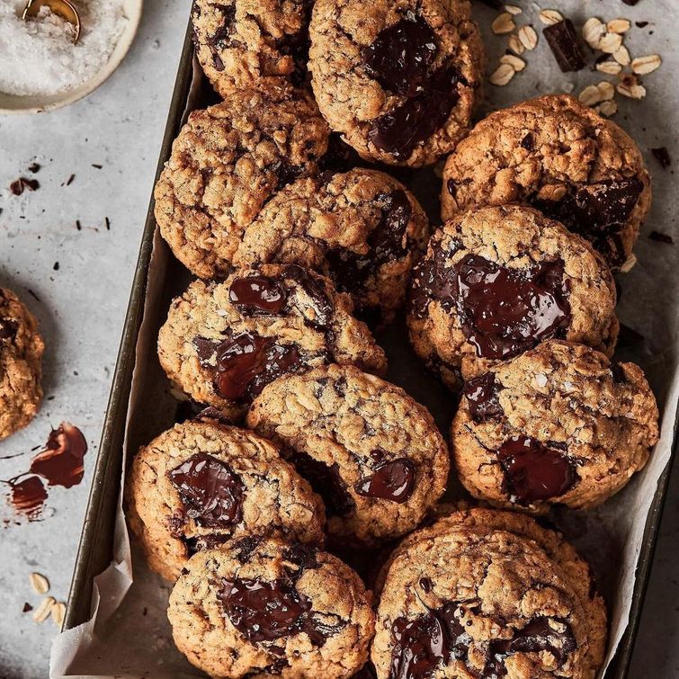 Gluten-free oatmeal chocolate chip cookies