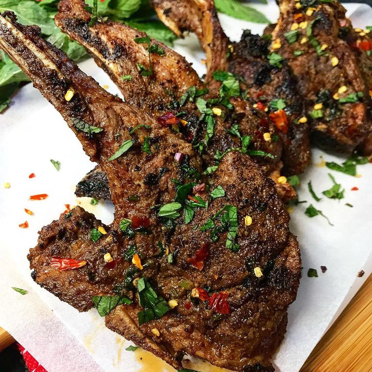 Minty lamb chops dish