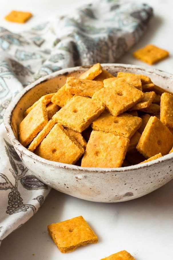 Keto Cheddar Crackers