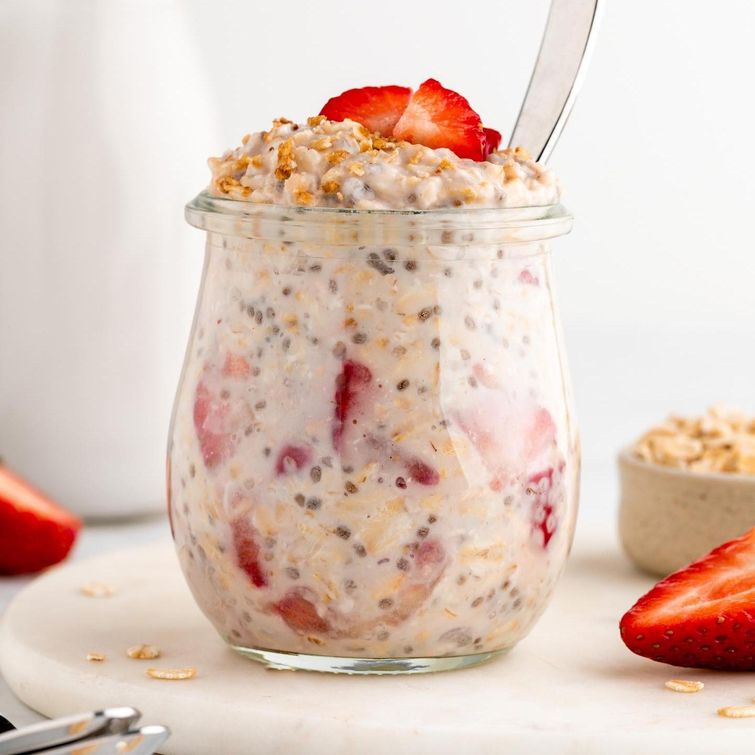 Delicious overnight oats with strawberries and cream