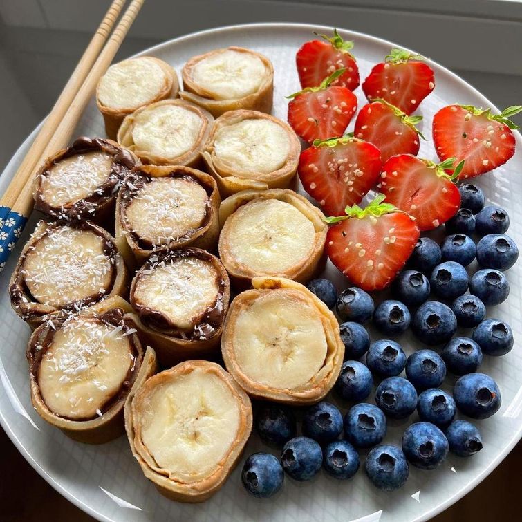 Delicious banana sushi with vegan crepes