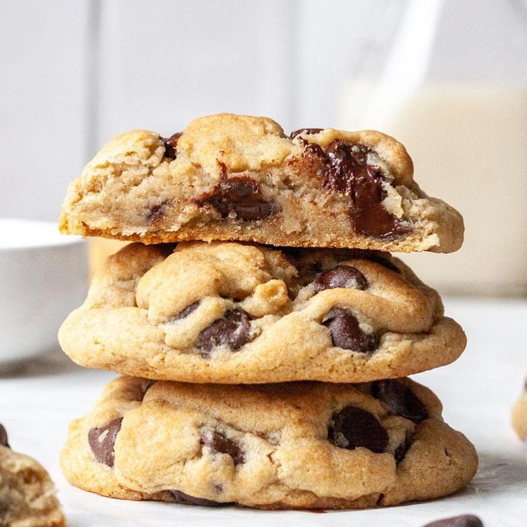 Peanut butter and dark chocolate cookies