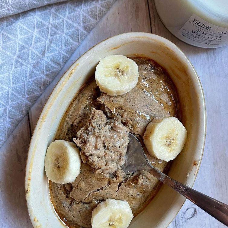 Vegan sticky toffee pudding baked oats